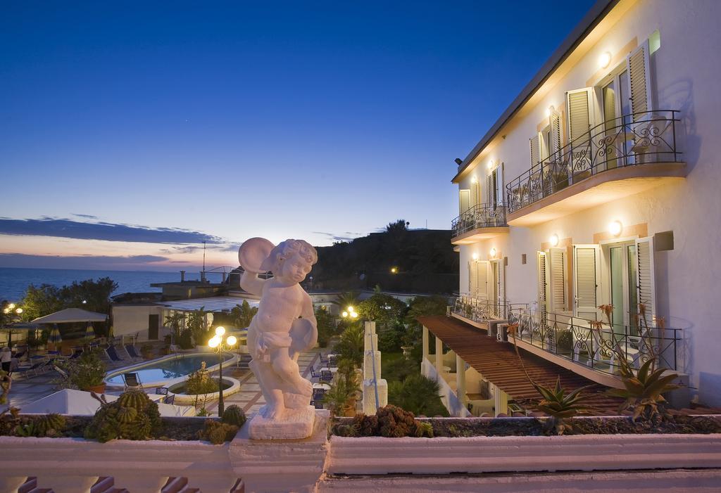 Hotel Riva Del Sole Forio di Ischia Pokoj fotografie
